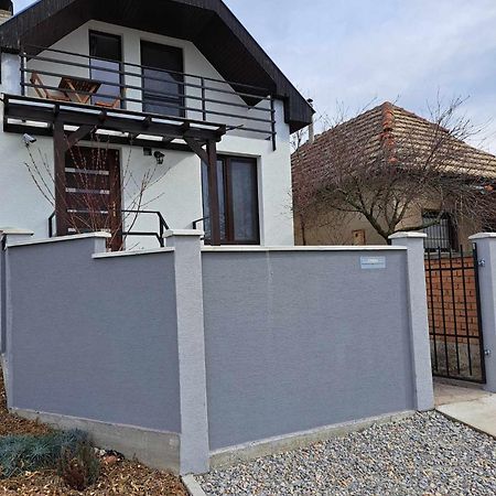 Grapeline Guesthouse Chotin Екстер'єр фото