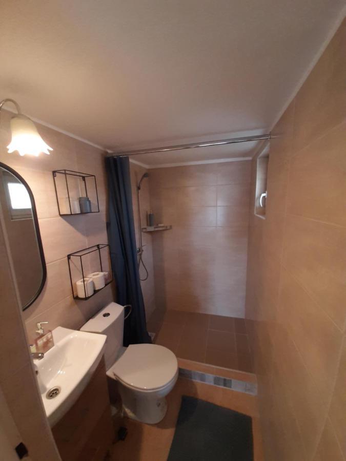 Grapeline Guesthouse Chotin Екстер'єр фото