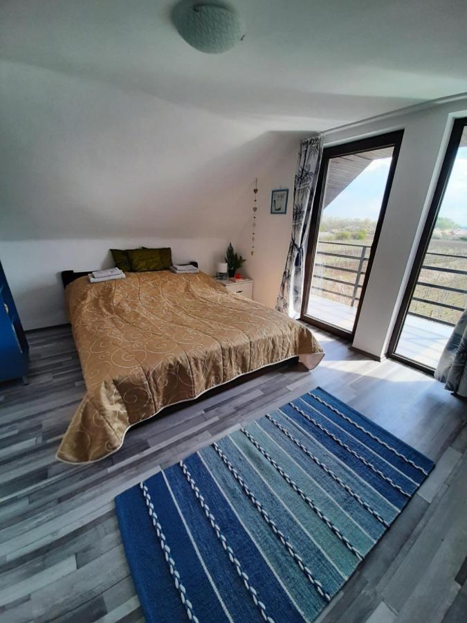 Grapeline Guesthouse Chotin Екстер'єр фото