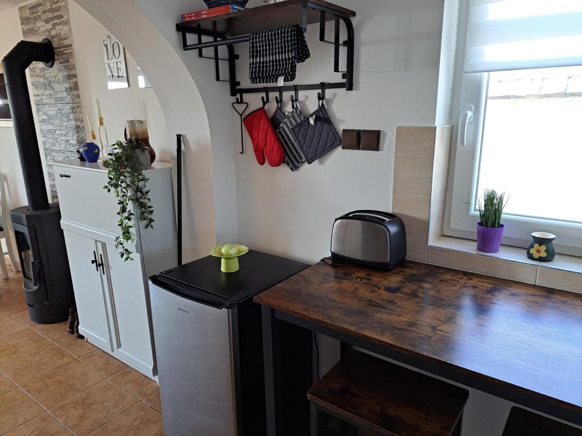 Grapeline Guesthouse Chotin Екстер'єр фото
