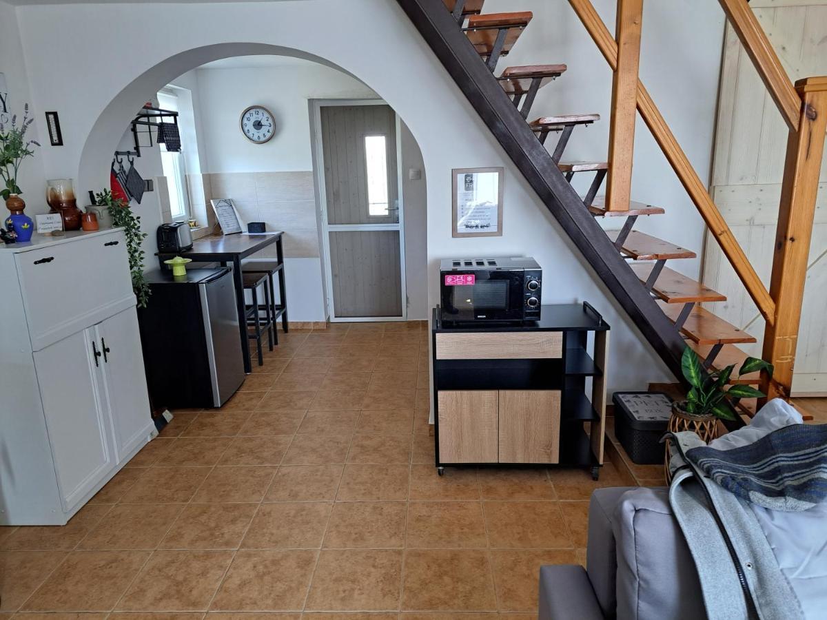 Grapeline Guesthouse Chotin Екстер'єр фото