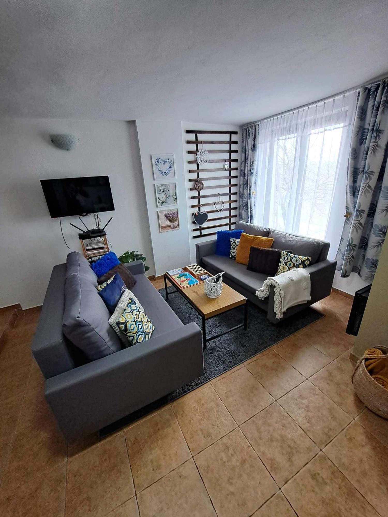 Grapeline Guesthouse Chotin Екстер'єр фото